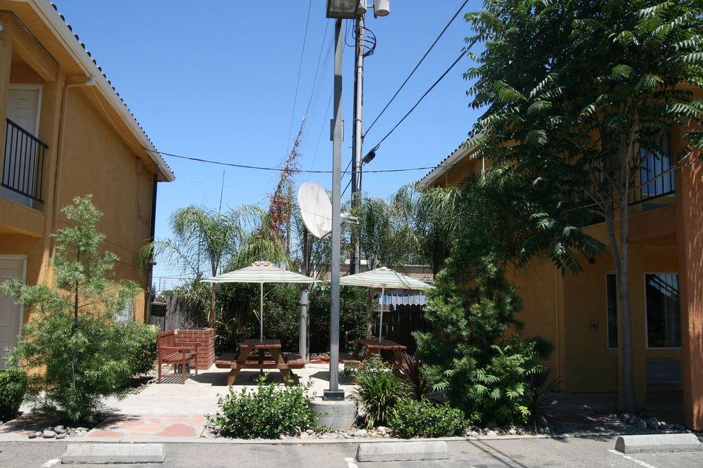 Econo Lodge Inn & Suites Lodi - Wine Country Area Exterior photo