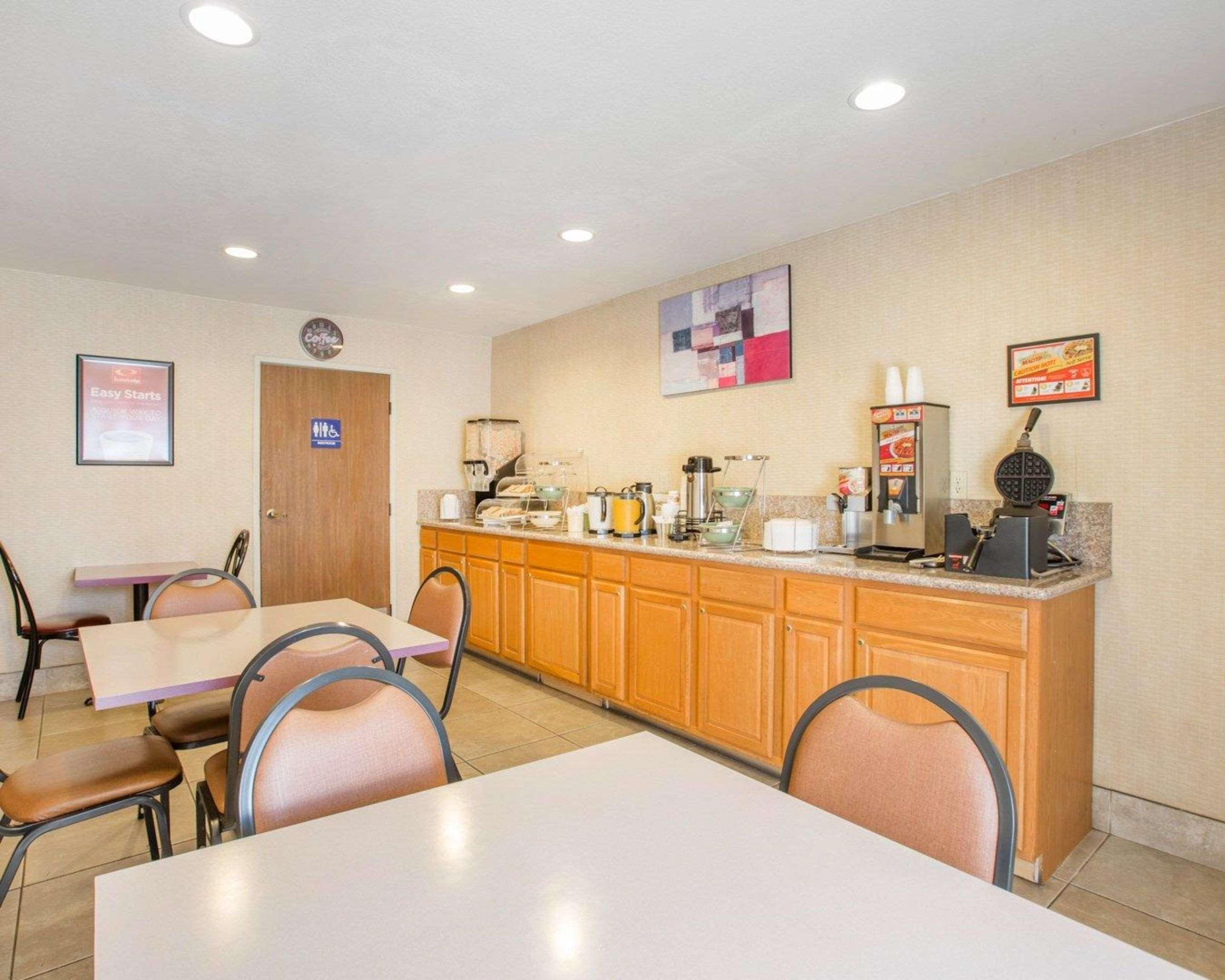 Econo Lodge Inn & Suites Lodi - Wine Country Area Exterior photo
