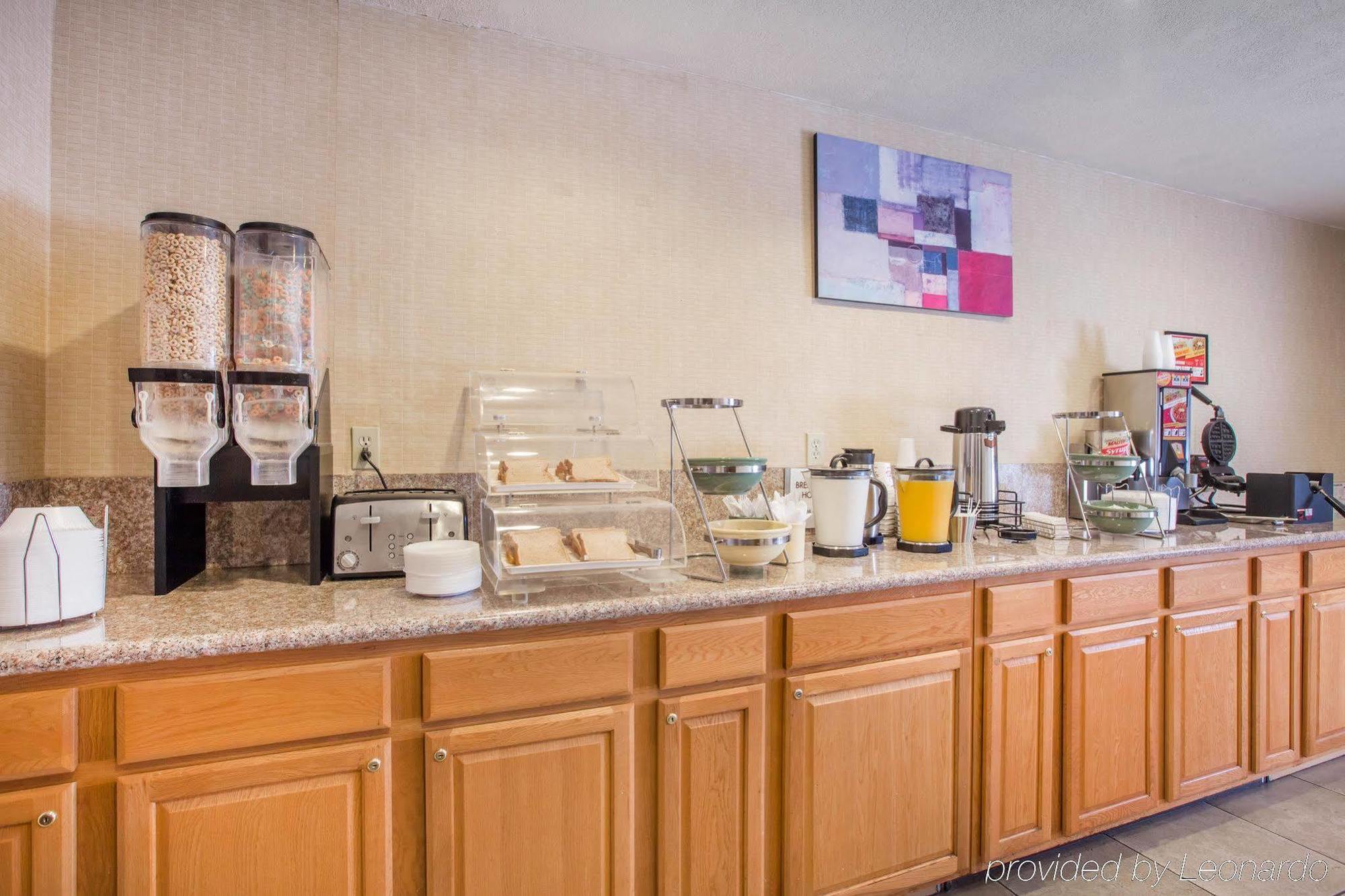 Econo Lodge Inn & Suites Lodi - Wine Country Area Exterior photo