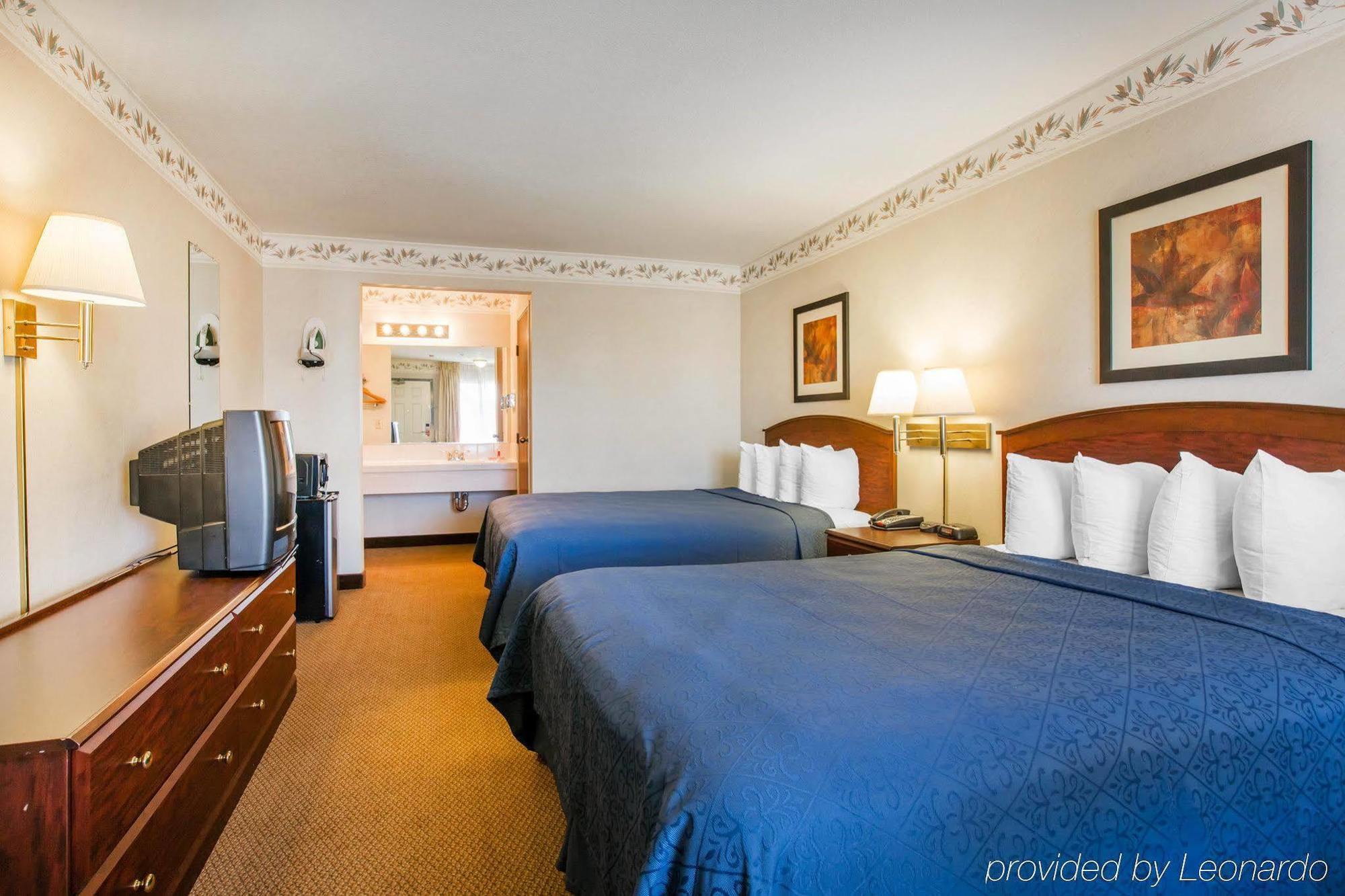 Econo Lodge Inn & Suites Lodi - Wine Country Area Exterior photo