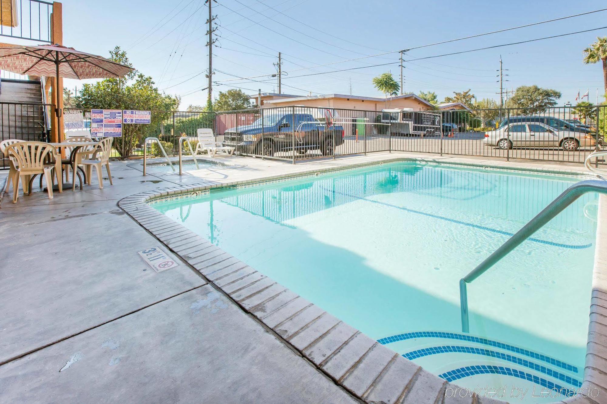 Econo Lodge Inn & Suites Lodi - Wine Country Area Exterior photo